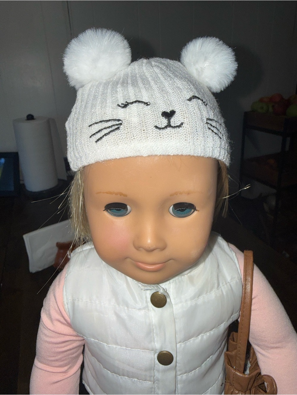 18" American Girl Doll Custom Blonde Short Hair with Bonus Winter Outfit & Purse - Picture 2 of 11